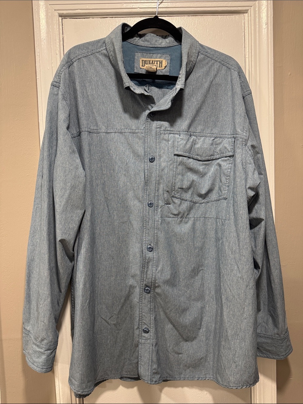 Duluth Trading Co Light Blue Chambray Work Shirt